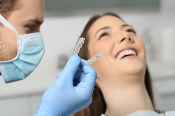 ¿Duelen los miniimplantes dentales? Guía para pacientes de Lincolnwood, Illinois