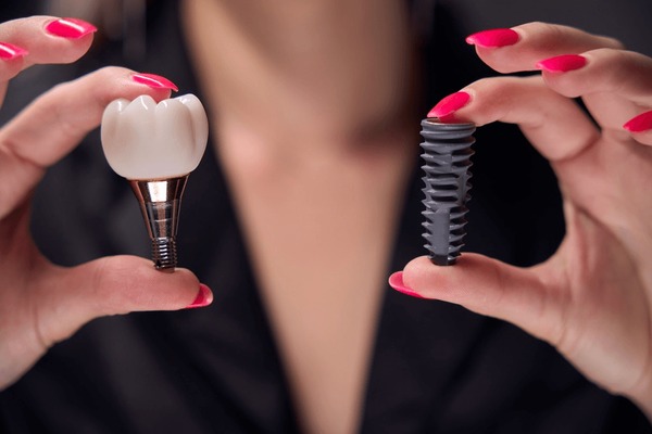 Estabilizar una dentadura postiza existente con implantes en Lincolnwood, IL